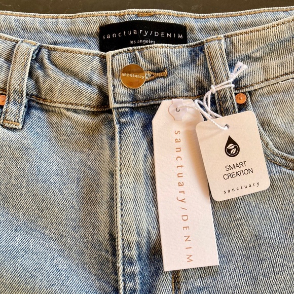 ✨Sanctuary✨ Classy Light Wash Jean Shorts - Picture 6 of 7